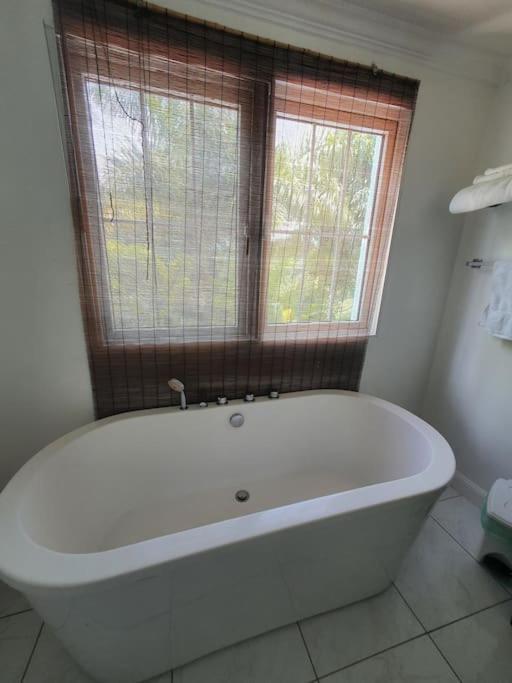 Townhouse By The Bay, Little Bay Country Club ,Negril Villa Orange Bay Eksteriør billede